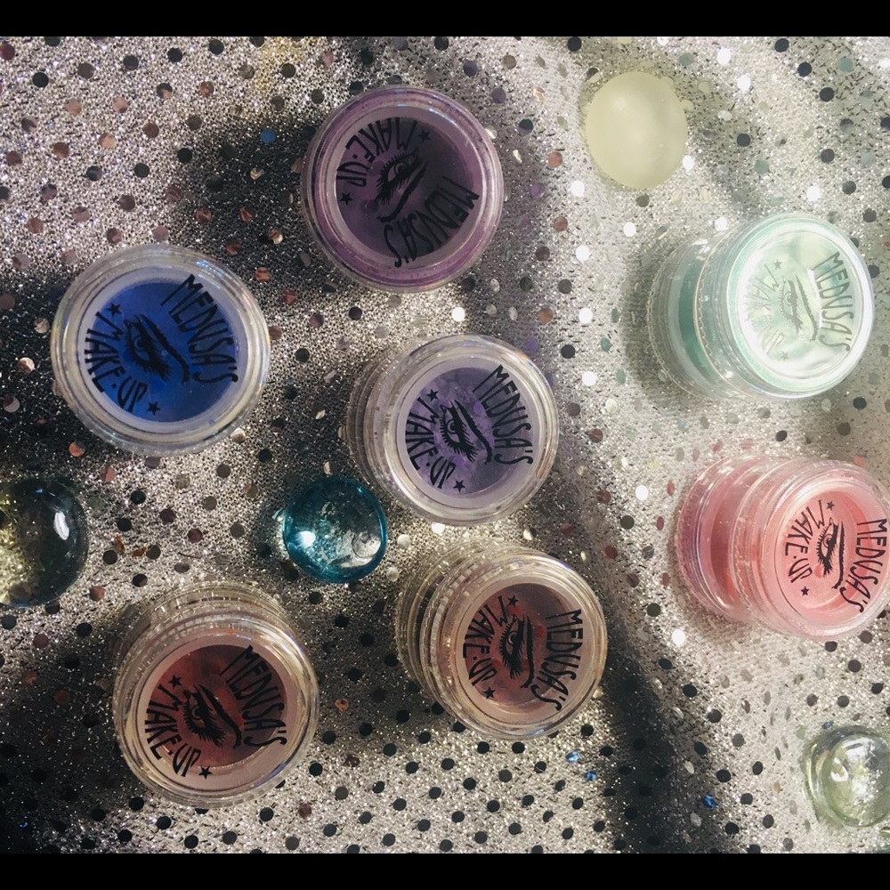 Medusa’s Makeup: Matte pigments, Glitter & eyedust